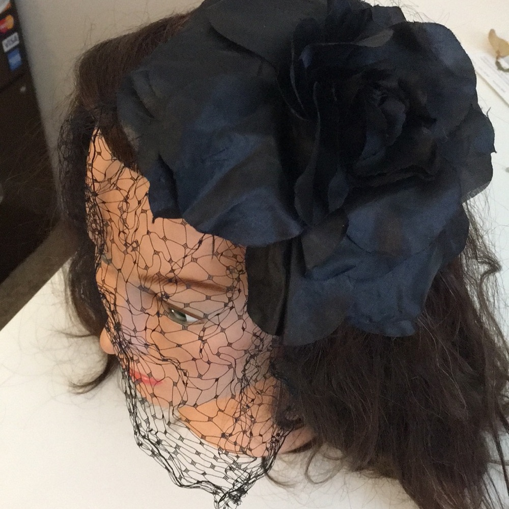 Retro Flower Clip